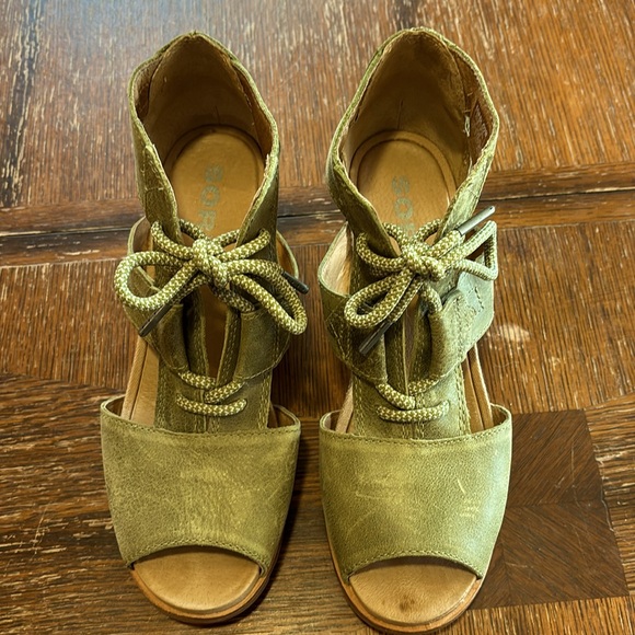 Sorel Joanie lace wedge sandal in olive green, size 10.5 - Picture 2 of 7